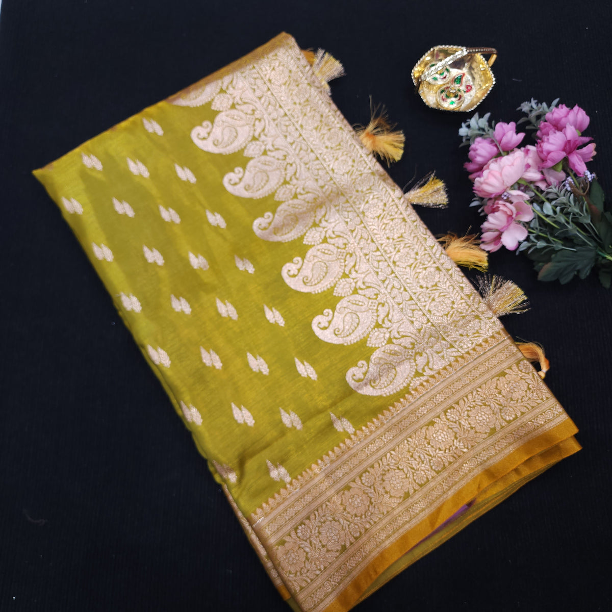 Trending Banaras Vintage saree