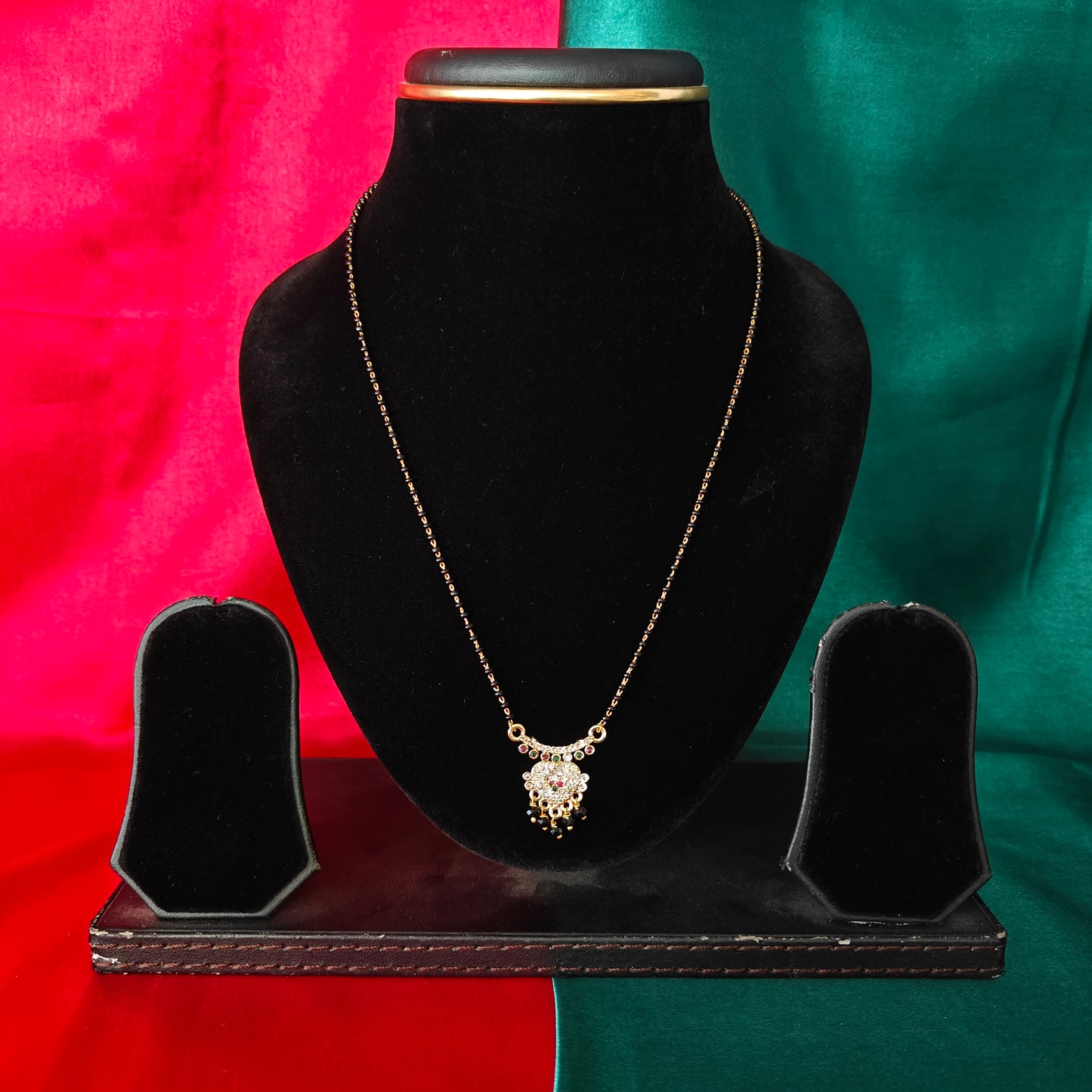 Beautiful Simple Black Beads Short