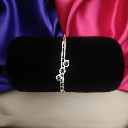 Beautiful Bracelet In Green Stone