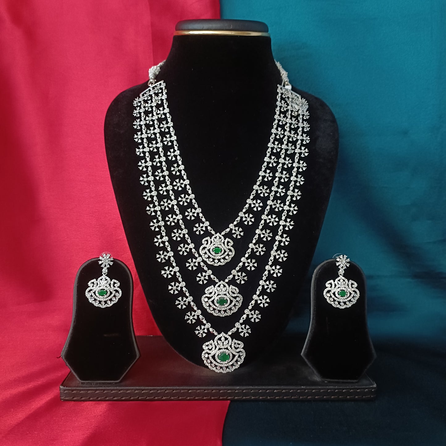 Beautiful Silver Layered Necklace In Green Stone
