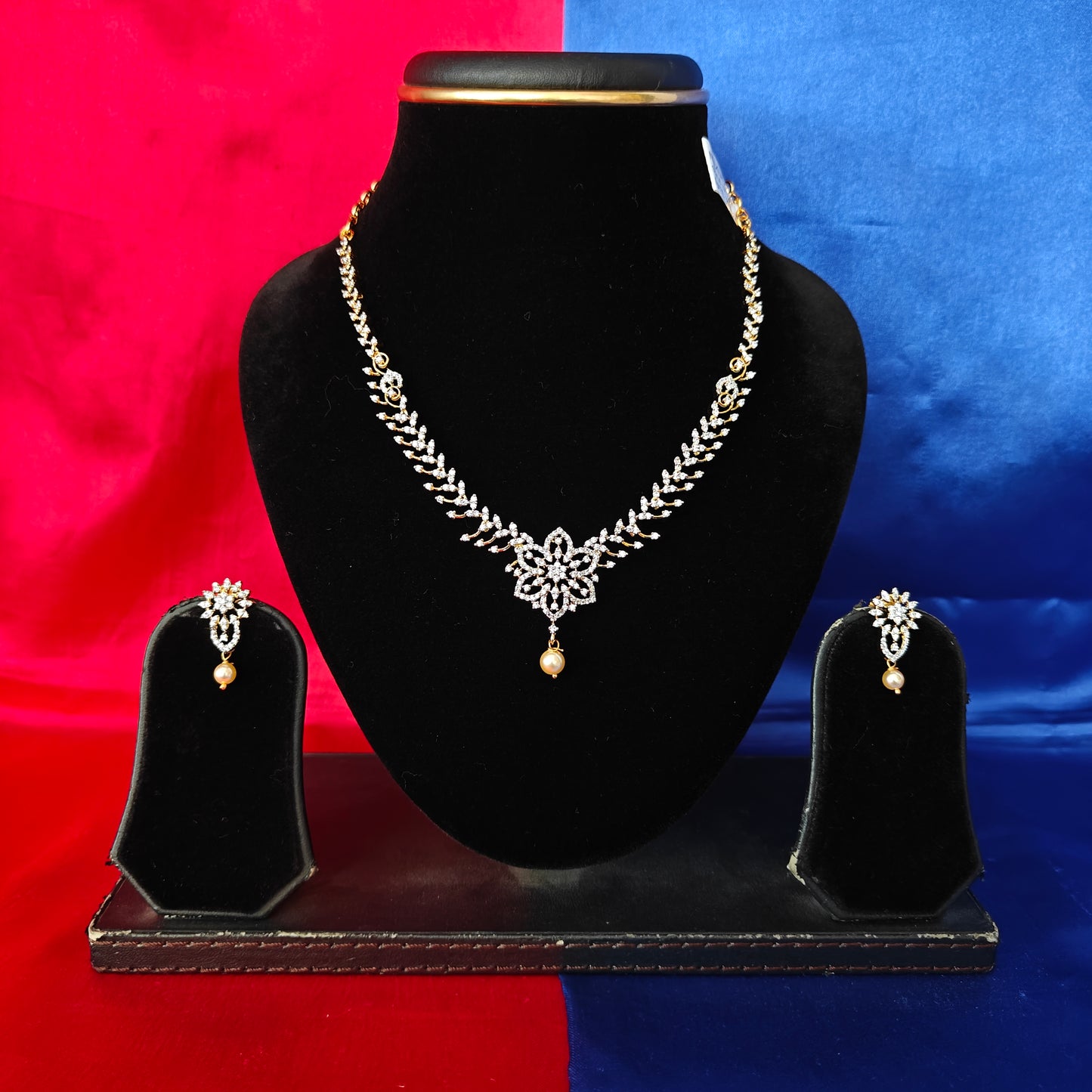 Beautiful GJ Short Necklace