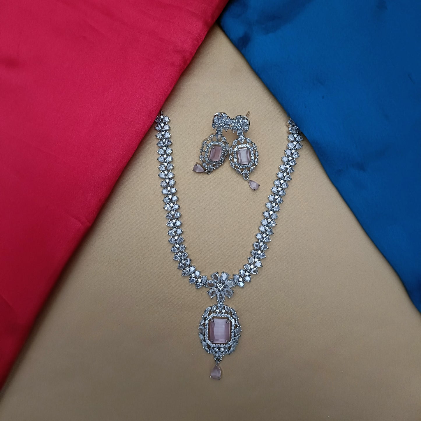 Elegant Silver Short Necklace In Baby Pink Stone
