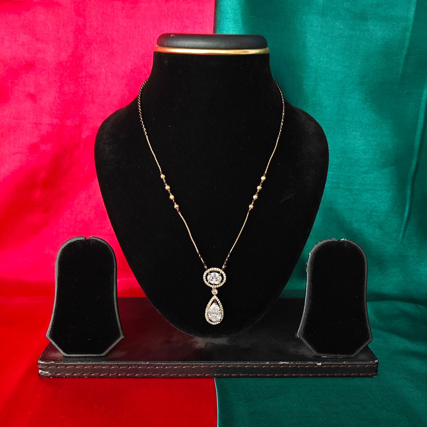 Beautiful Simple Black Beads Short In White Stone