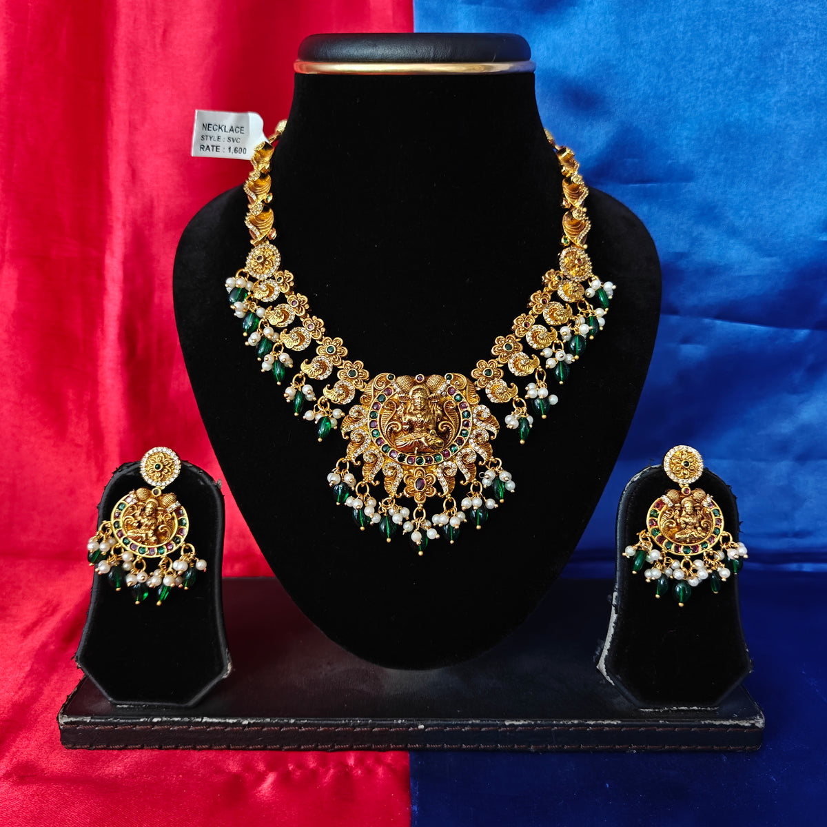 Beautiful Nakshi Short Necklace With Laxmi Idol