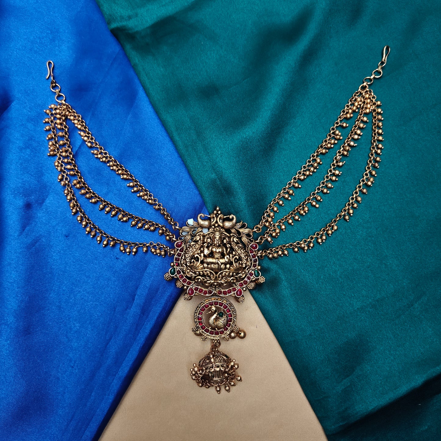 Beautiful Nakshi Short Jada With Side Matil