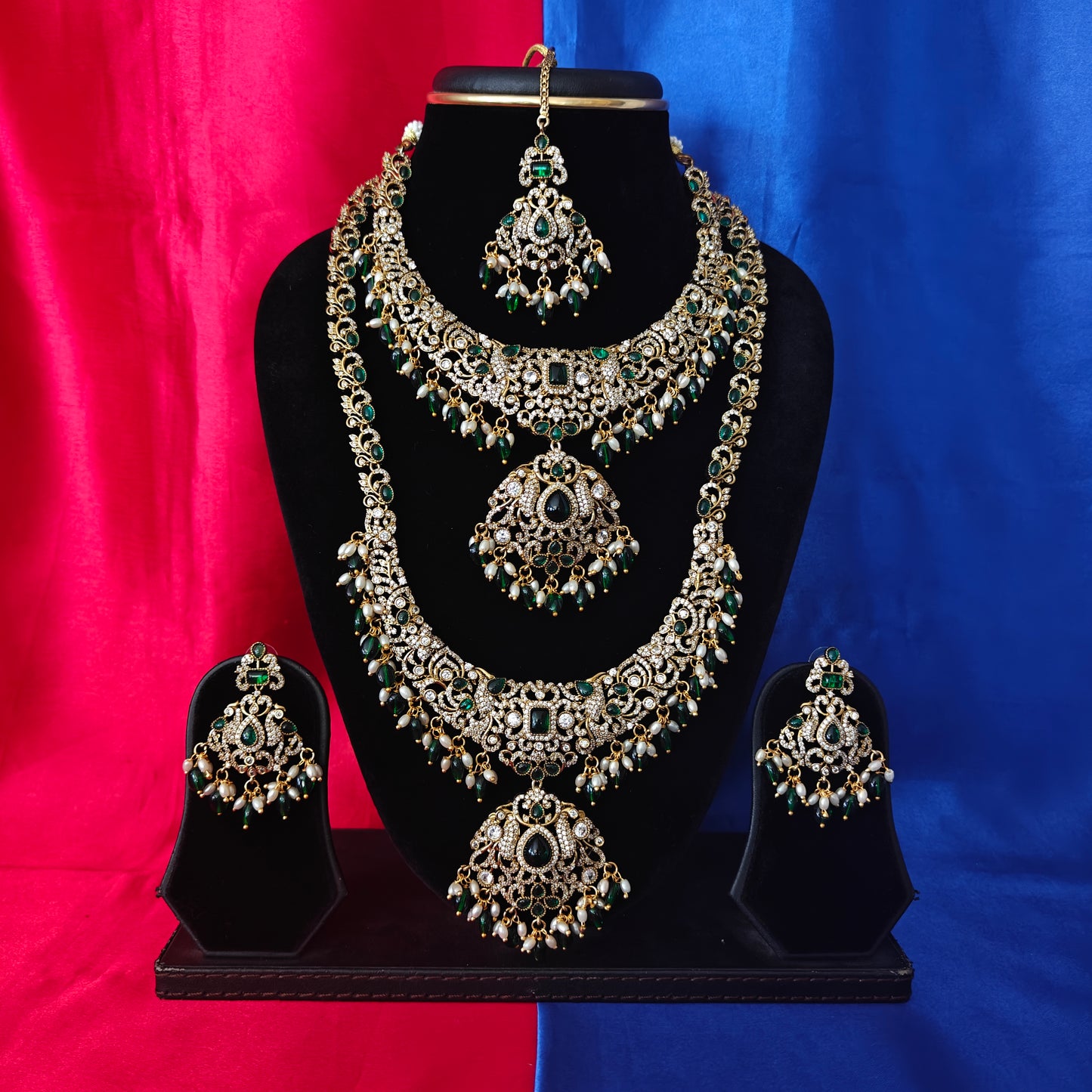 Elegant Victorian Combo Set In Green Beads