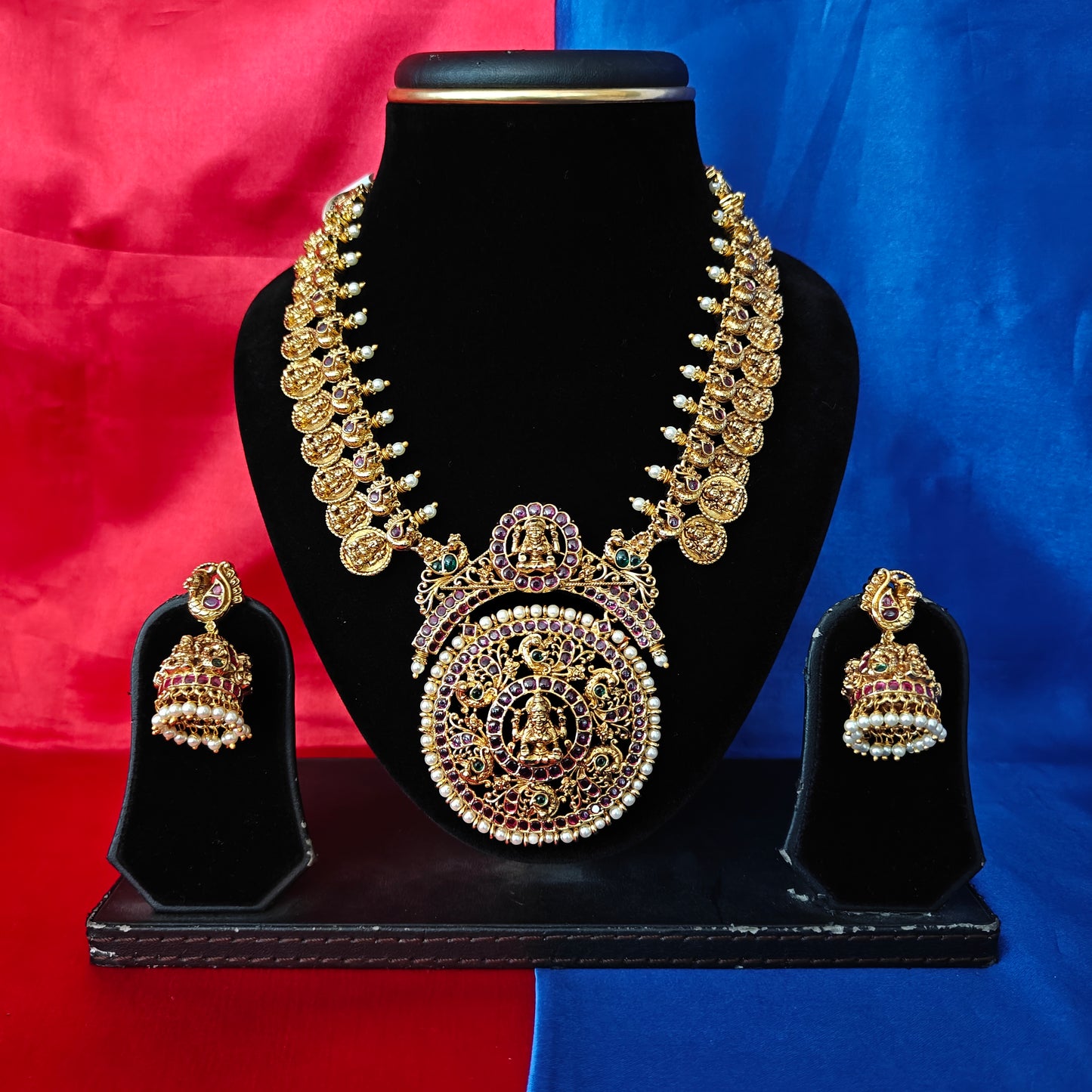 Beautiful Nakshi Short Necklace With Laxmi Idol