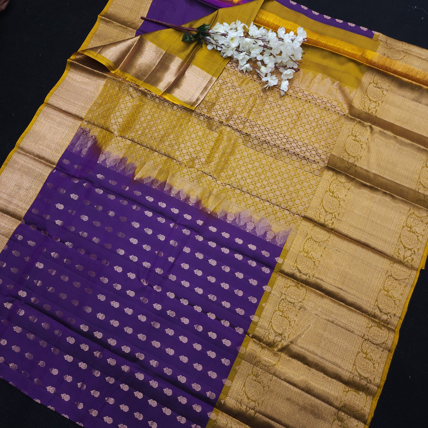 Kanchi Pattu Handloom Butta Light Weight Saree