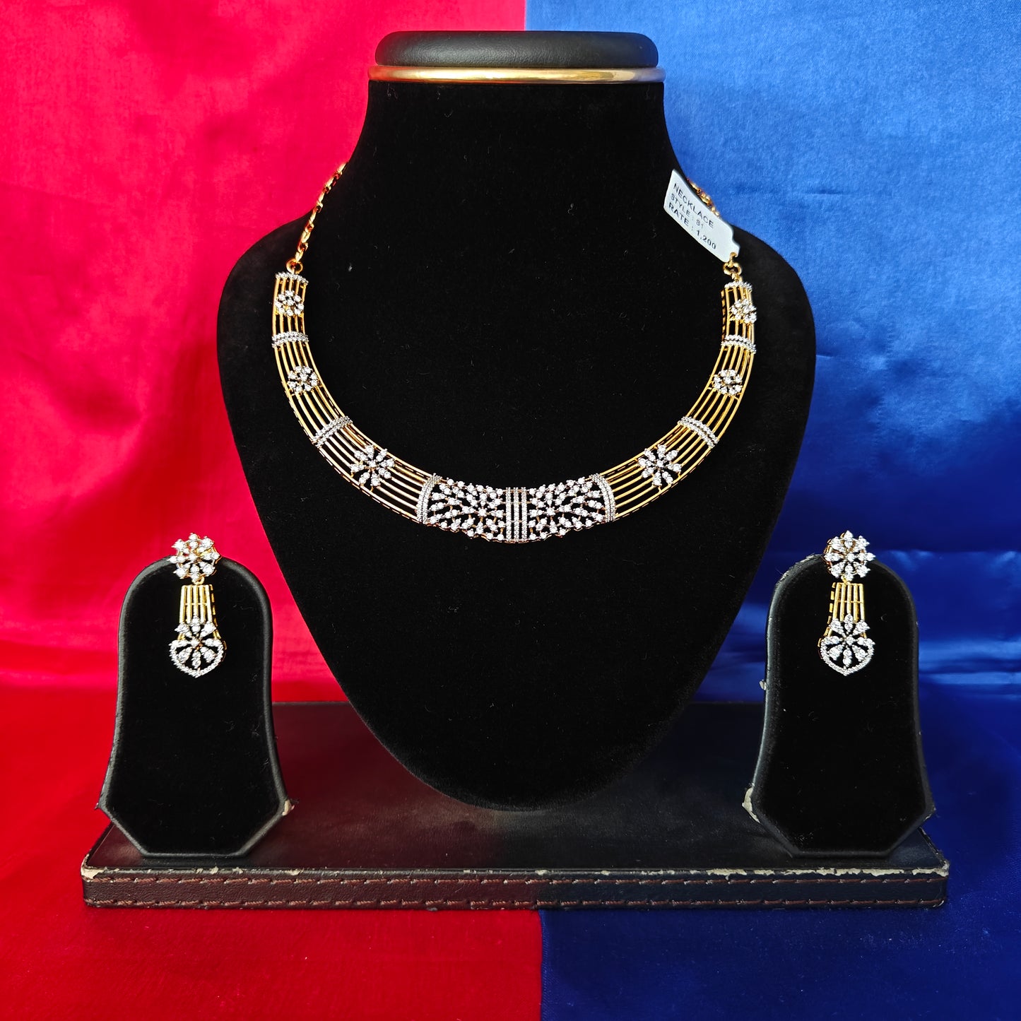 Beautiful GJ Short Necklace