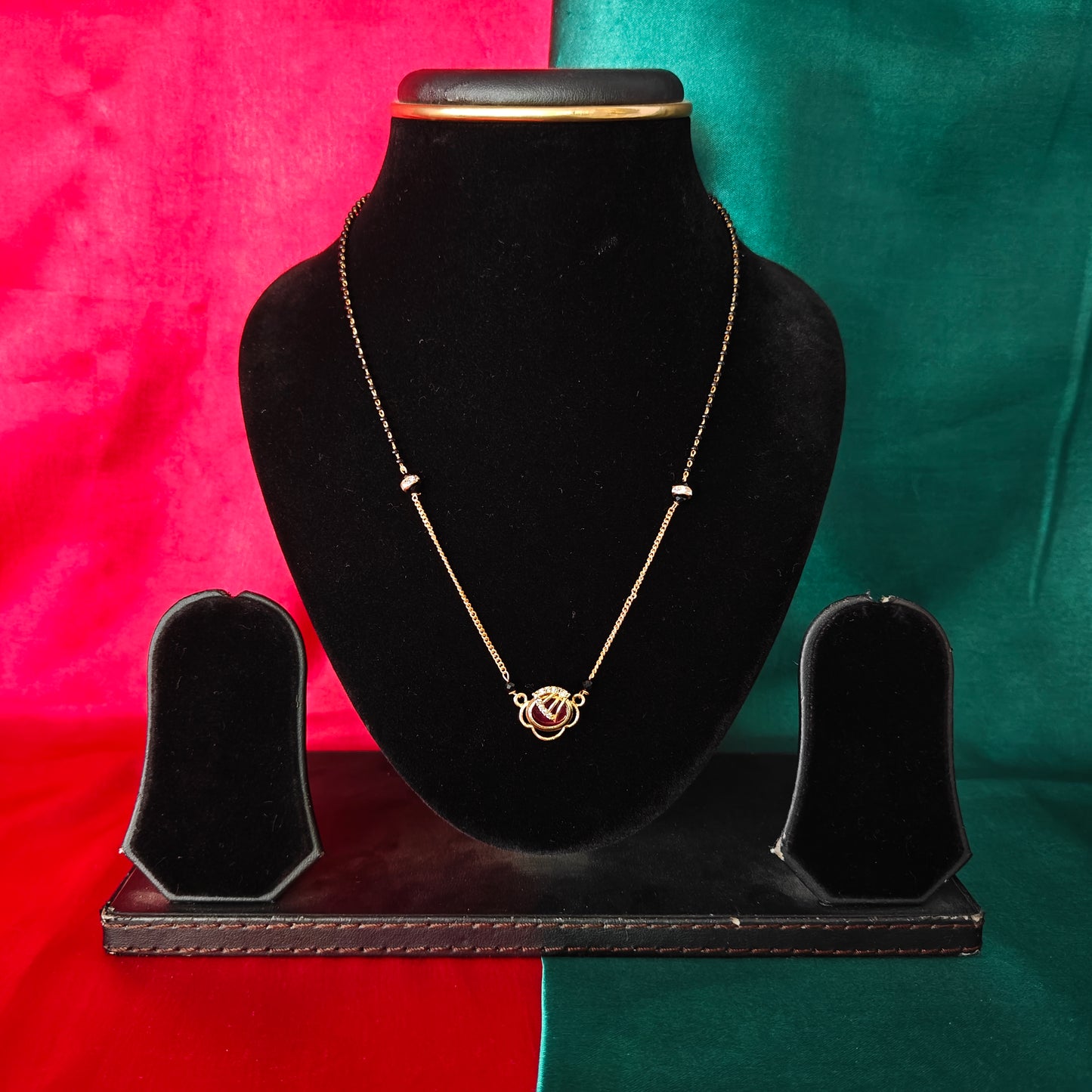 Beautiful Simple Black Beads Short In Ruby Stone