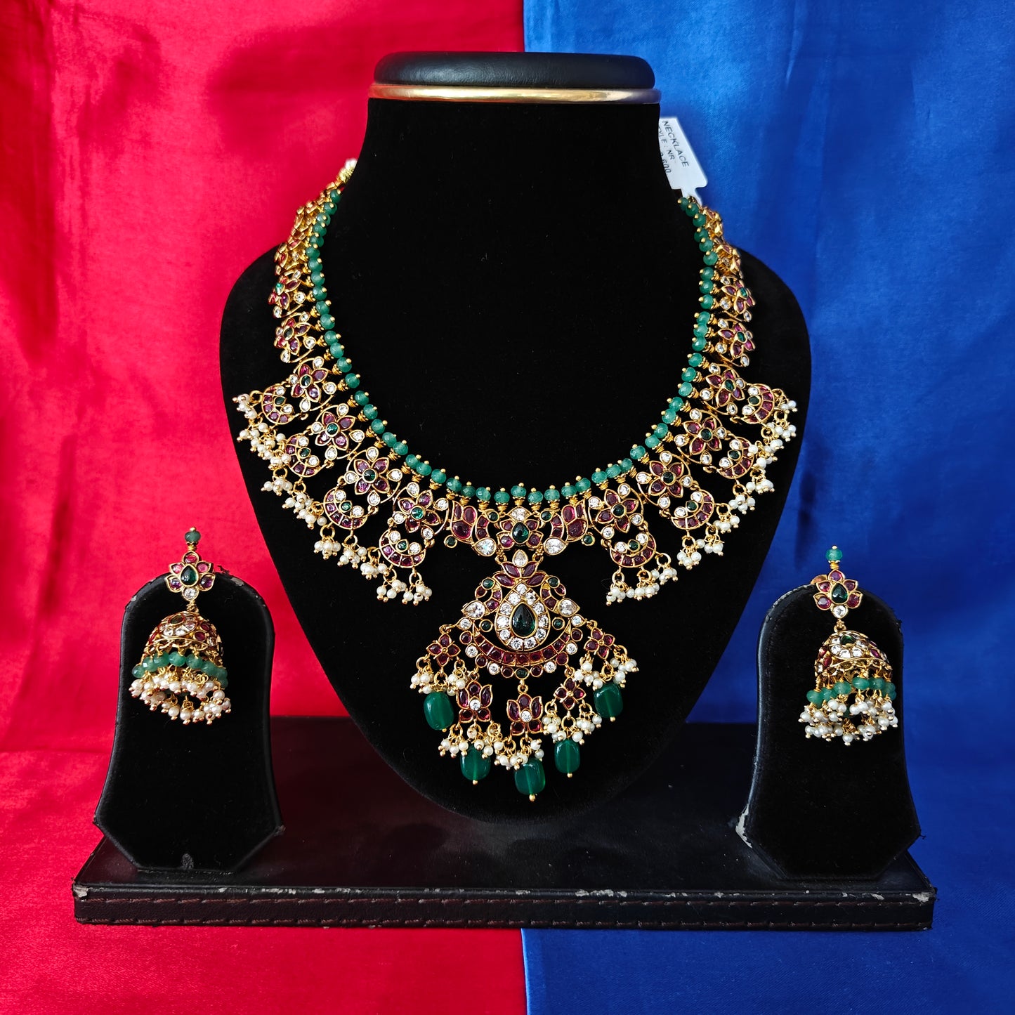 Beautiful Jadau Kundan Short Necklace