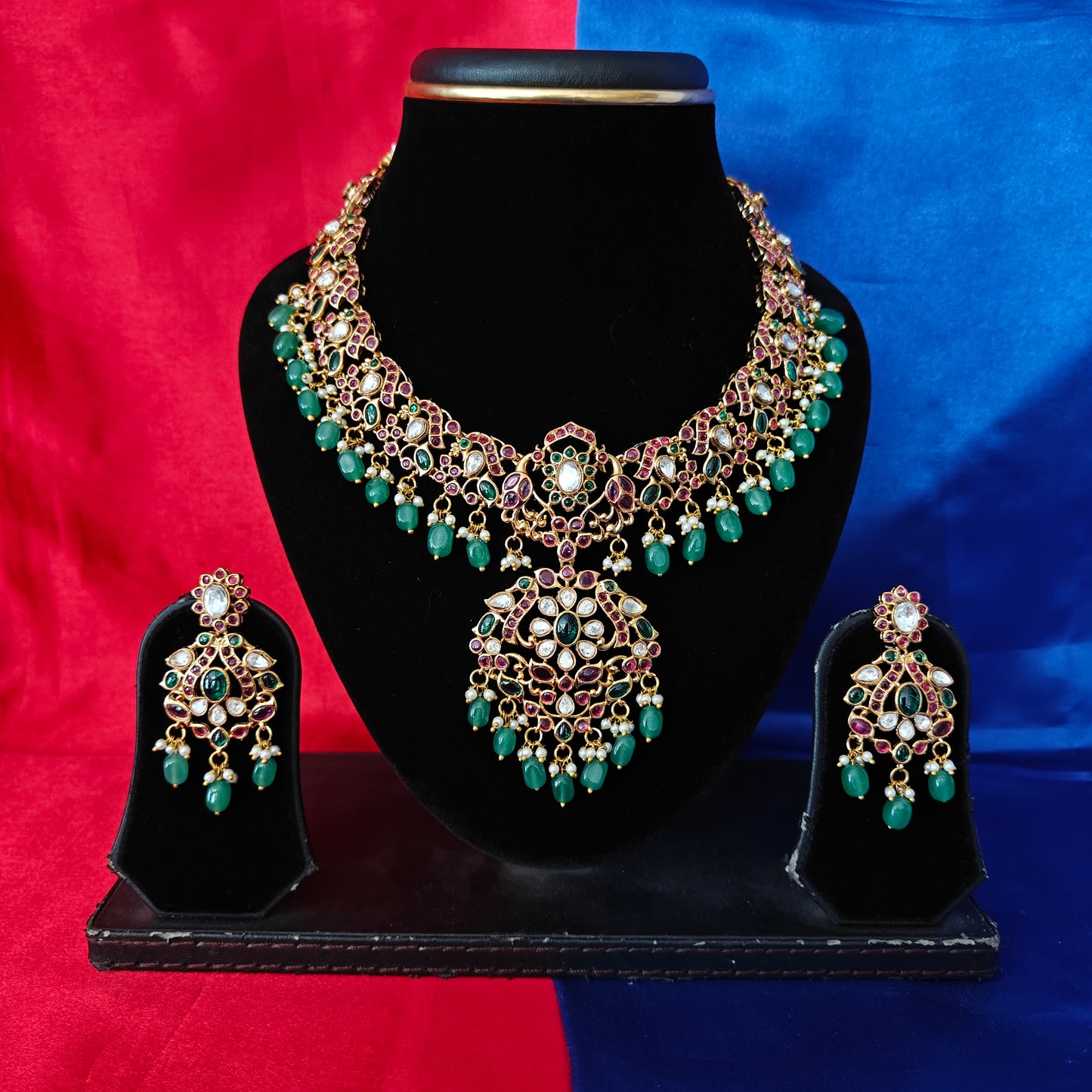 Beautiful Jadau Kundan Short Necklace In Ruby Stone