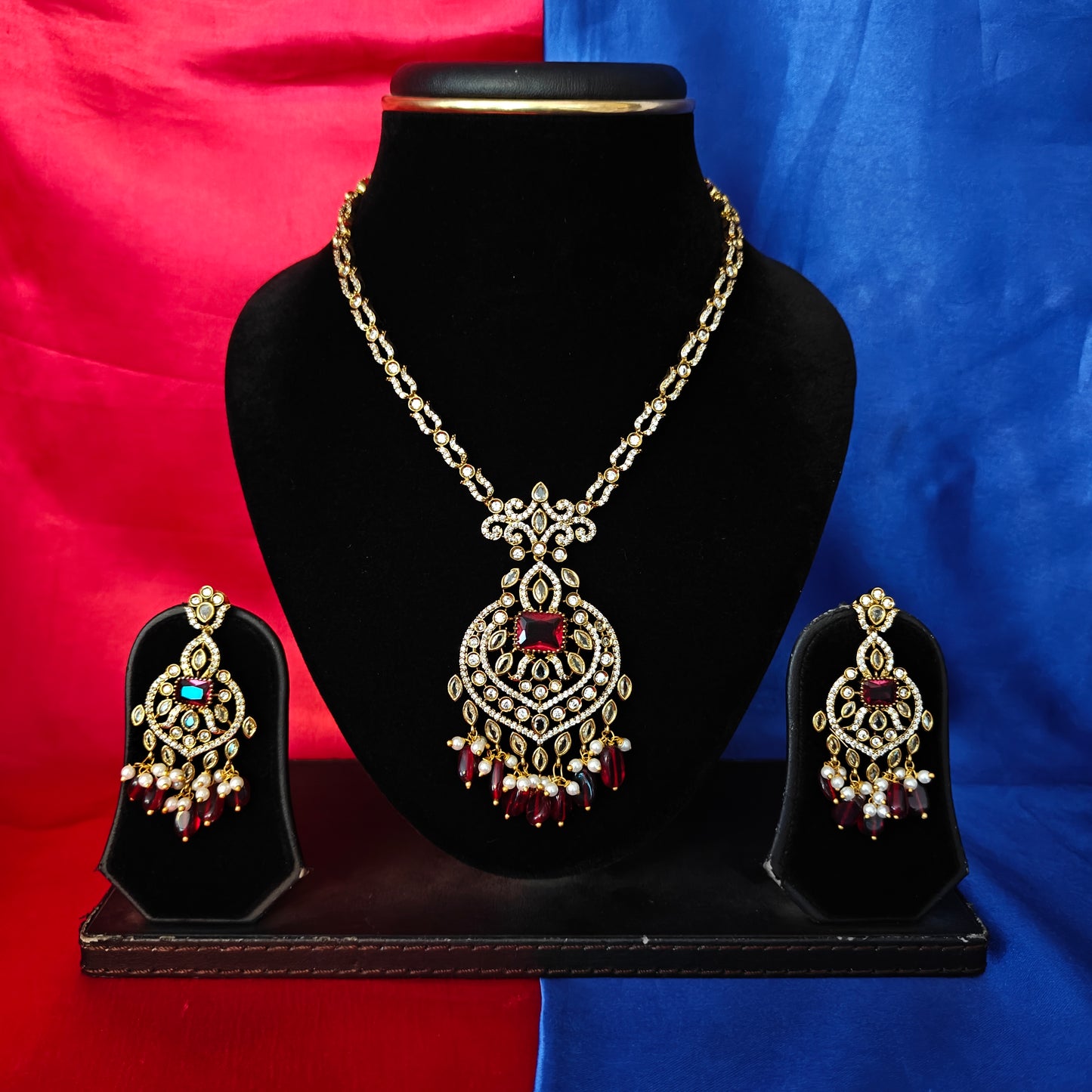 Beautiful Victorian Short Necklace In Maroon Beads