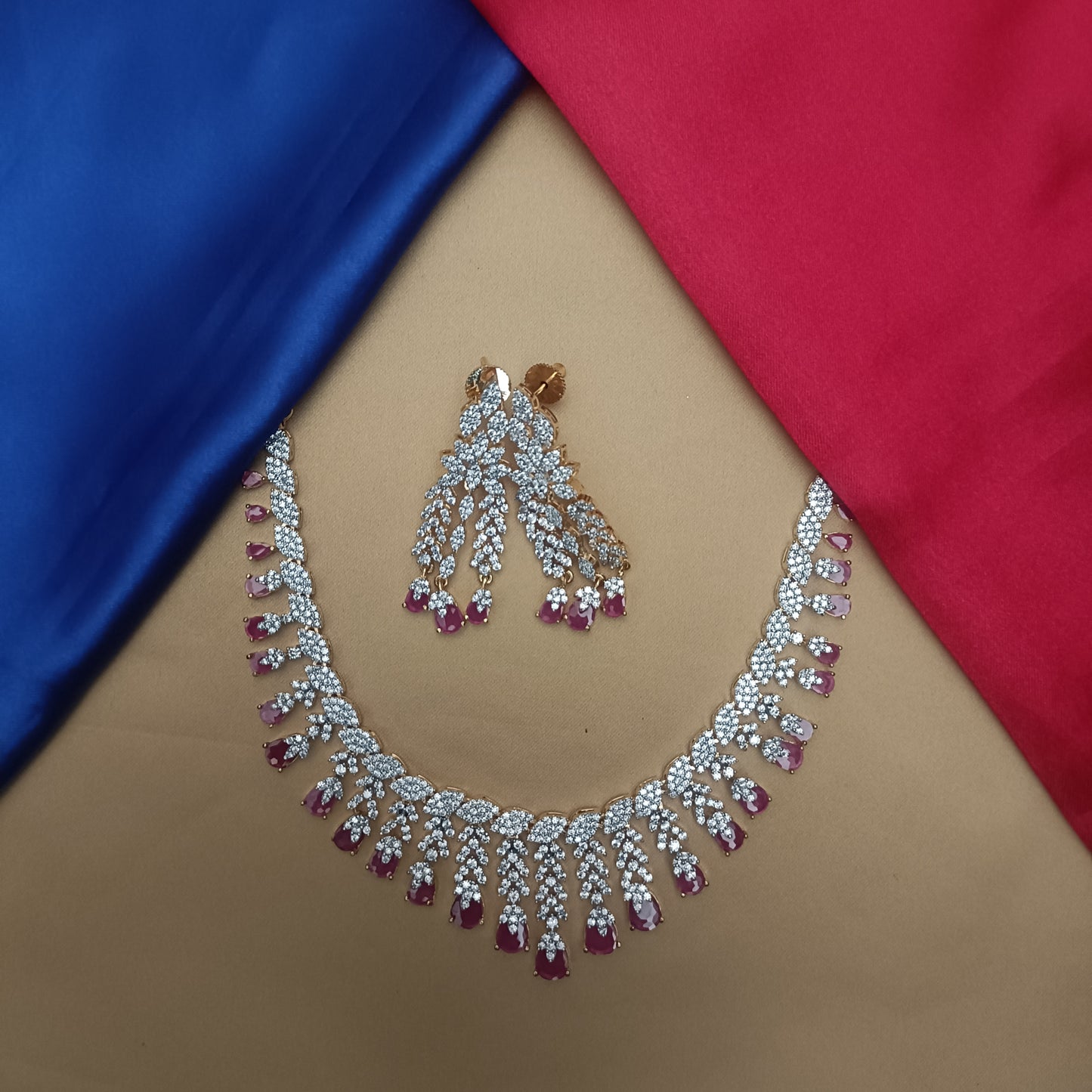 Elegant GJ Short Necklace
