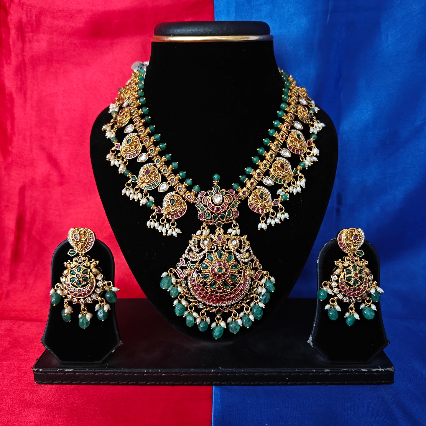 Beautiful Jadau Kundan Short Necklace