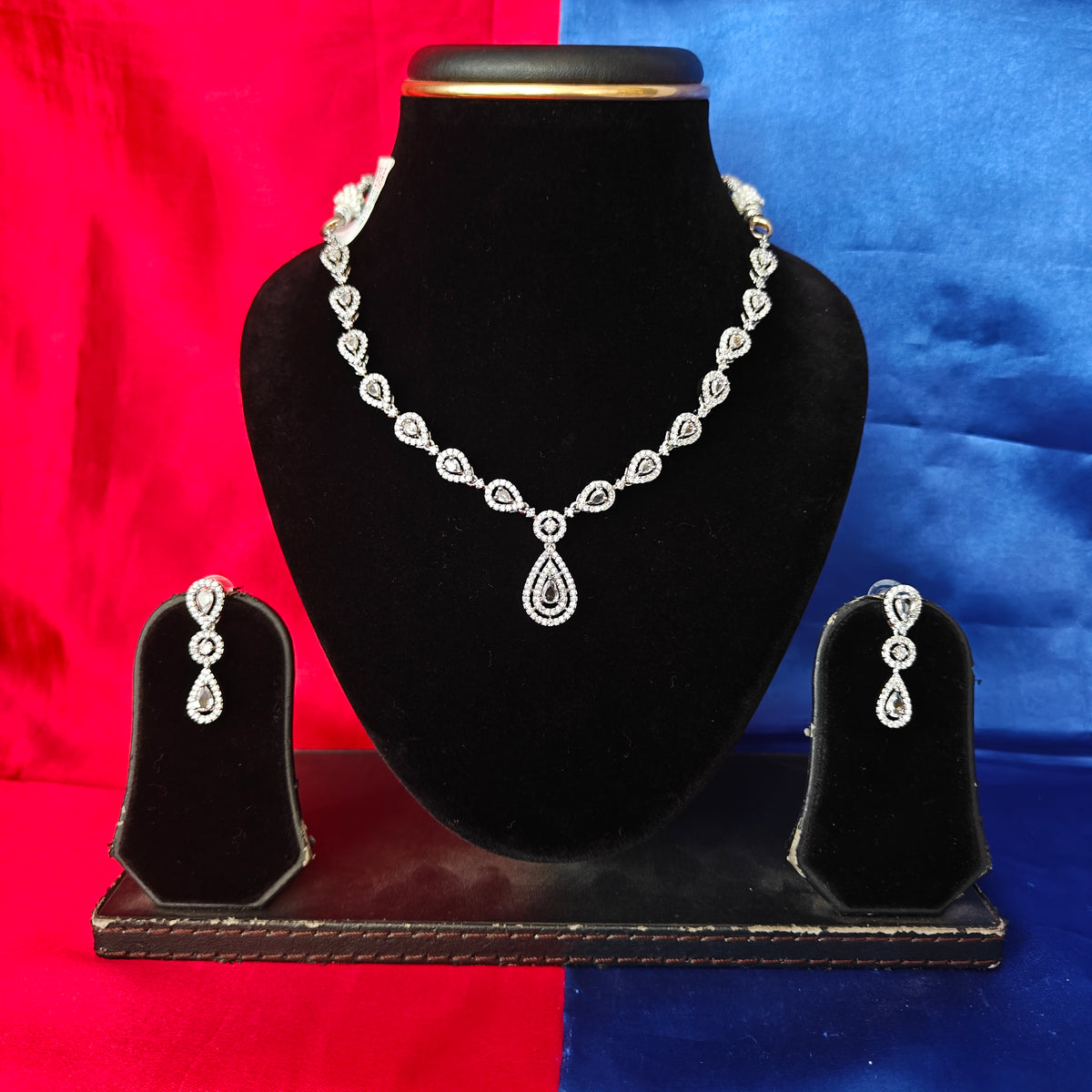 Elegant AD Short Necklace In White Coloured Stone