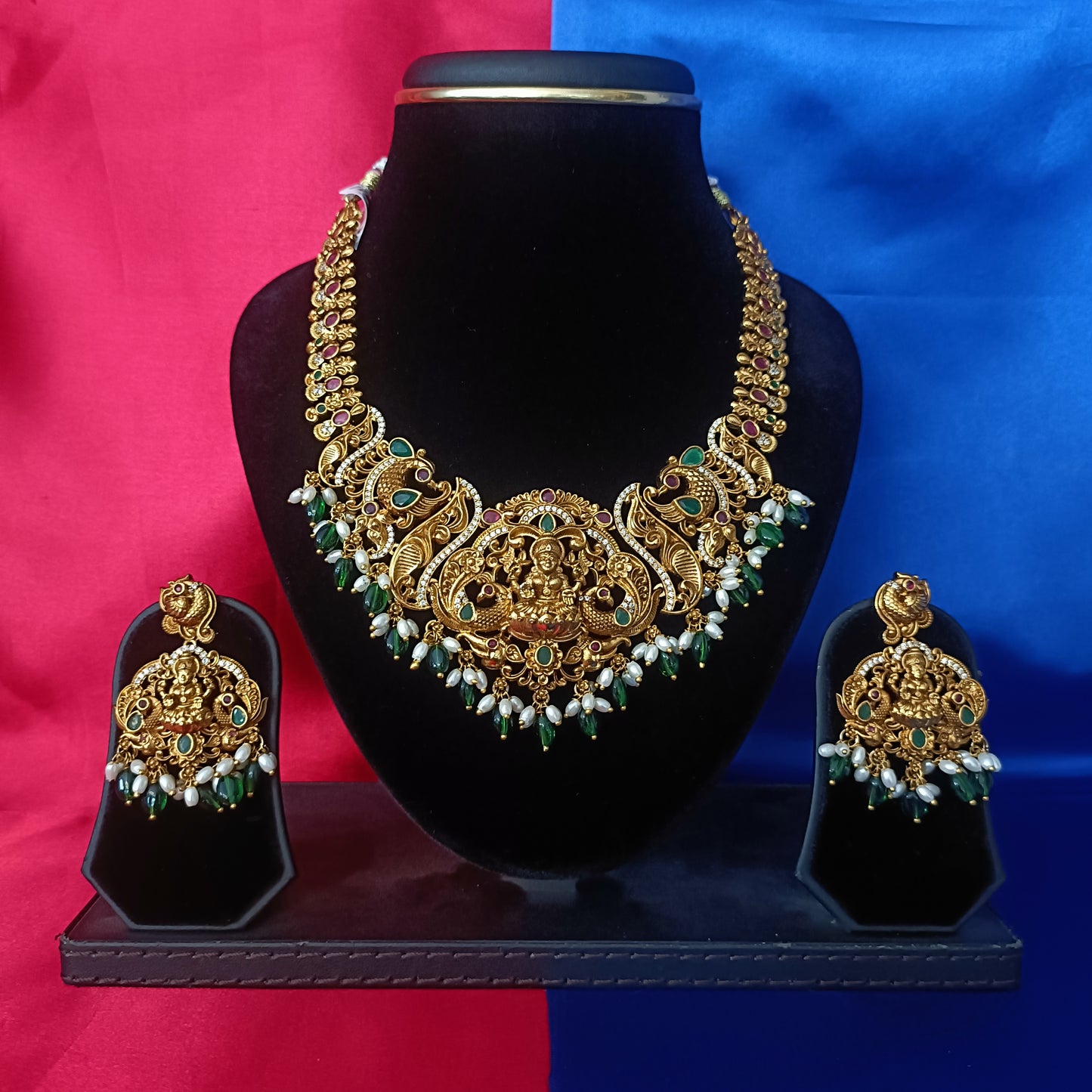 Beautiful Nakshi Short Necklace With Laxmi Idol