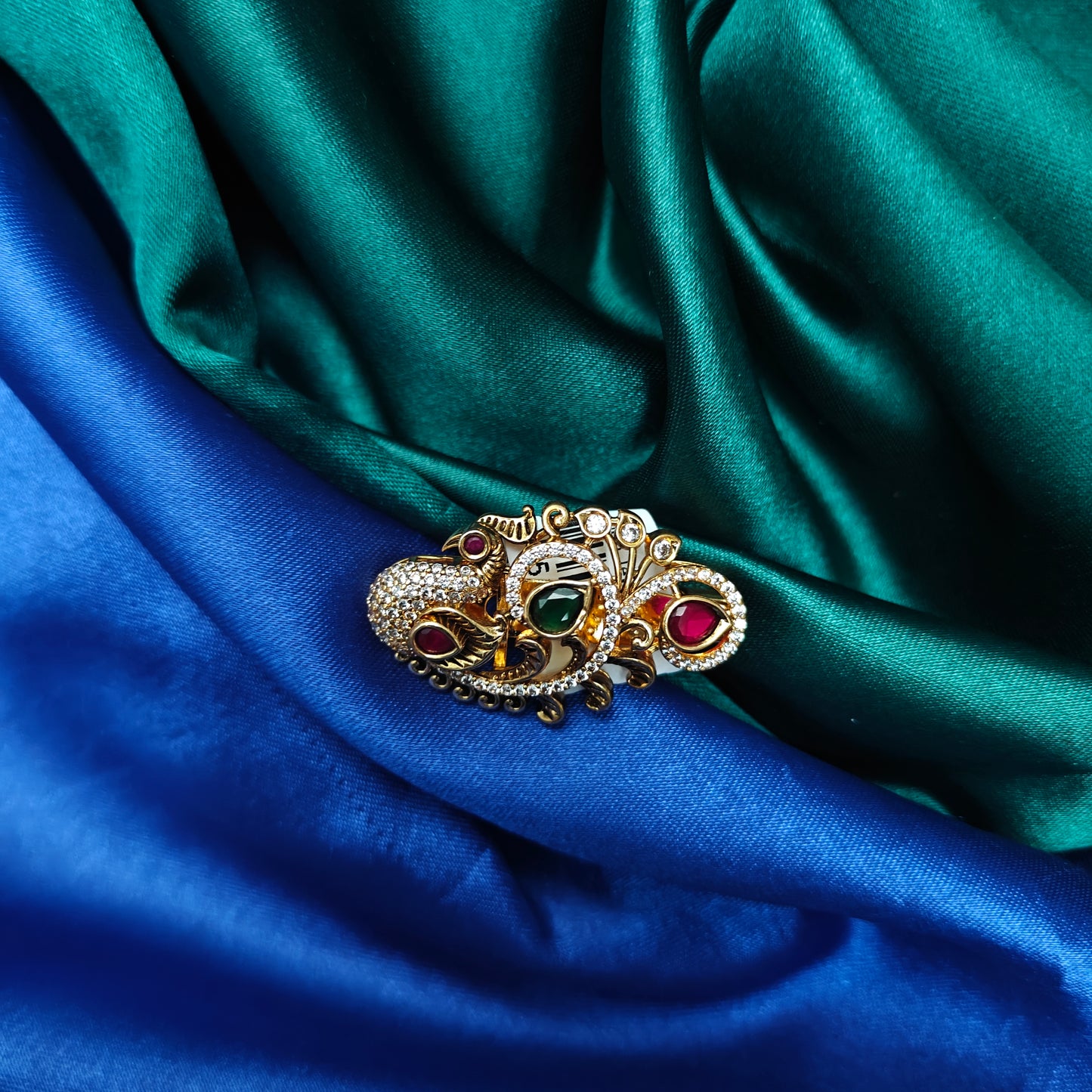 Beautiful Saree Pin In Multi Colour Stone