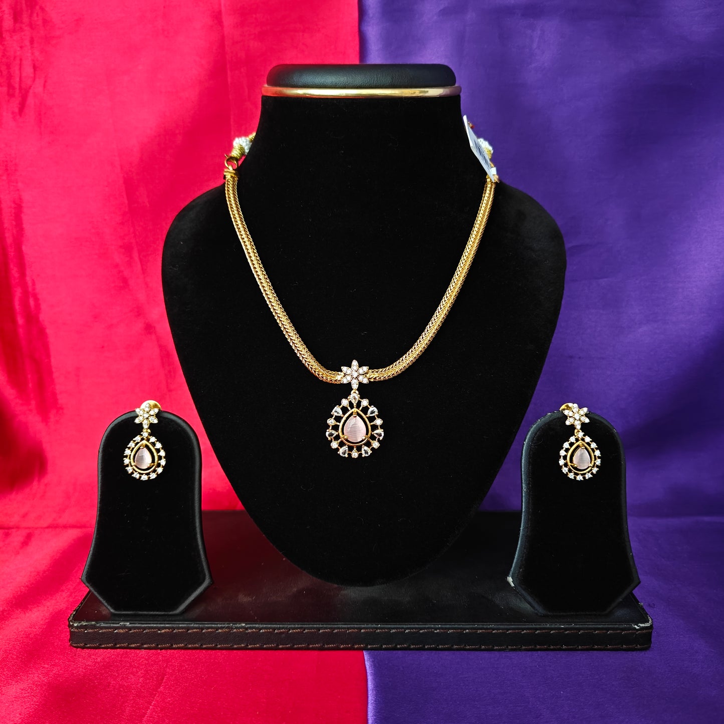 Beautiful Simple Non Necklace In Baby Pink Stone