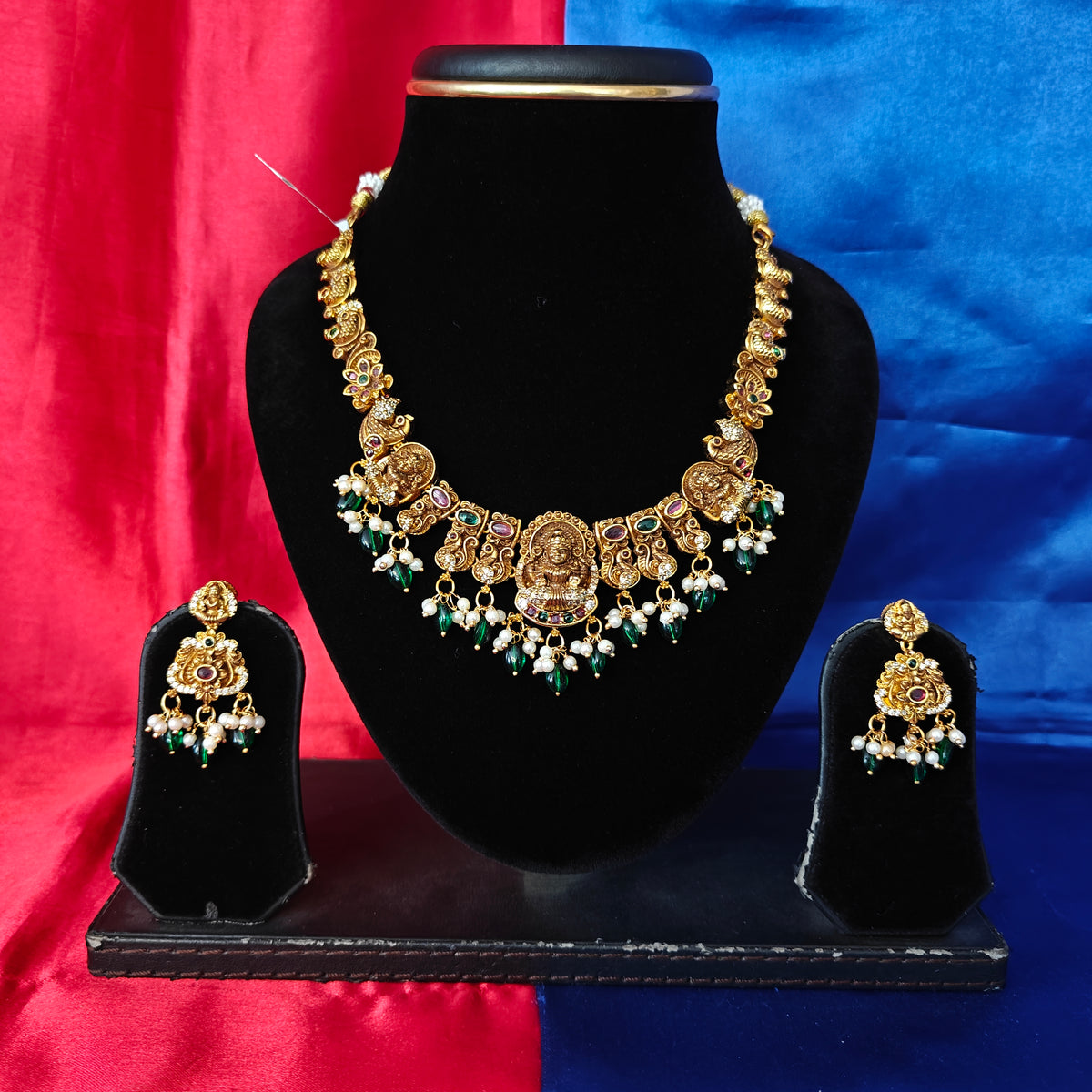 Beautiful Nakshi Short Necklace With Laxmi Idol