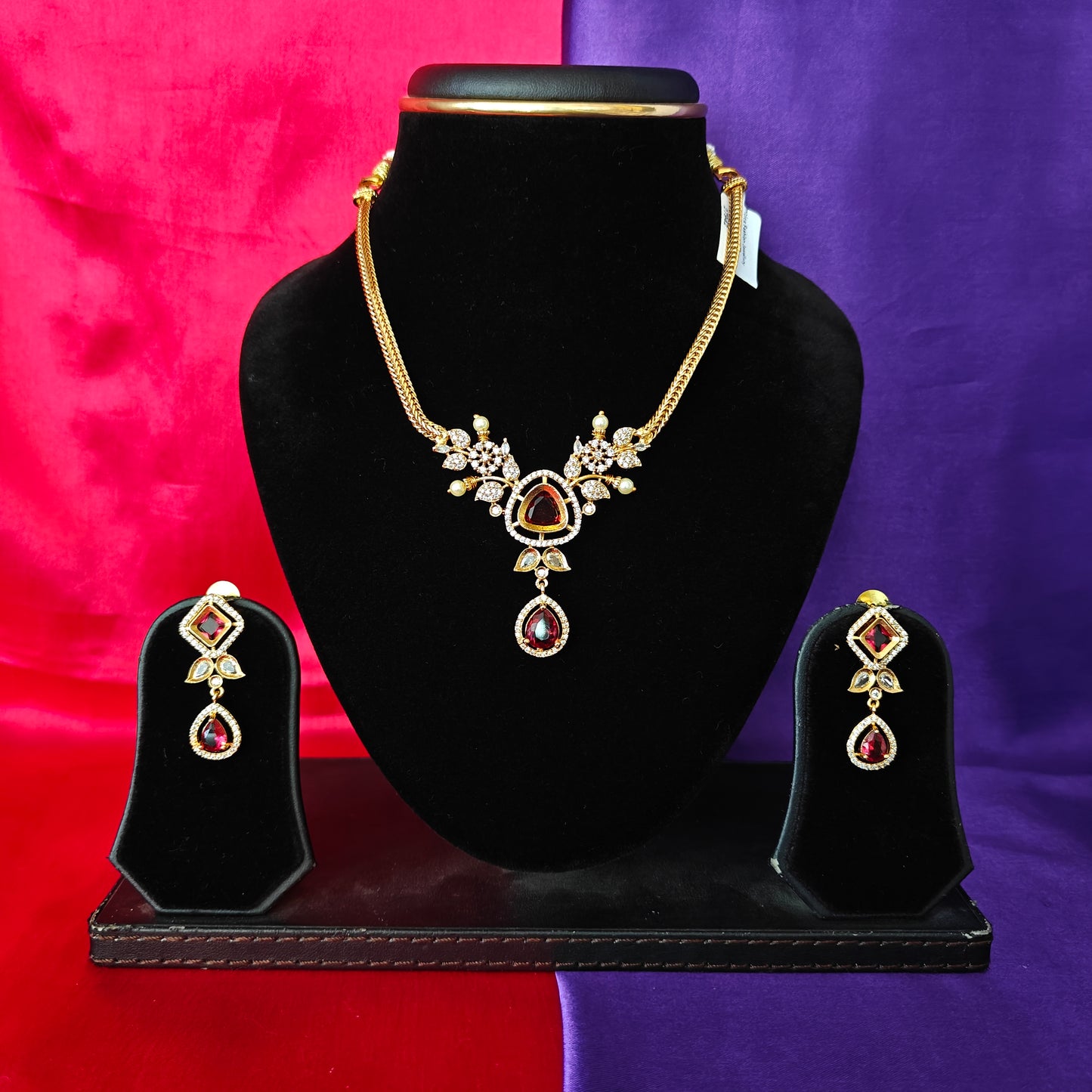 Beautiful Simple Non Necklace In Maroon Stone