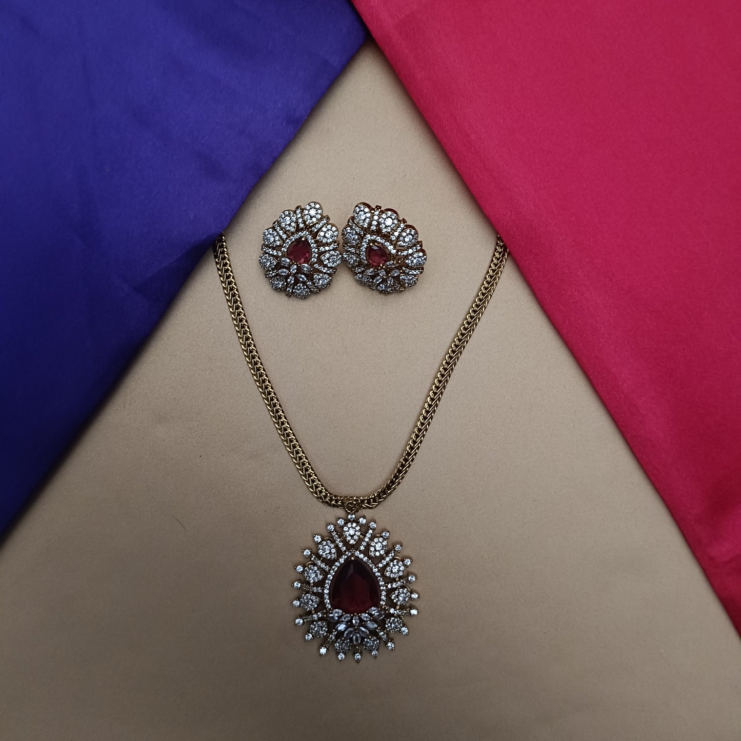 Beautiful Non Necklace