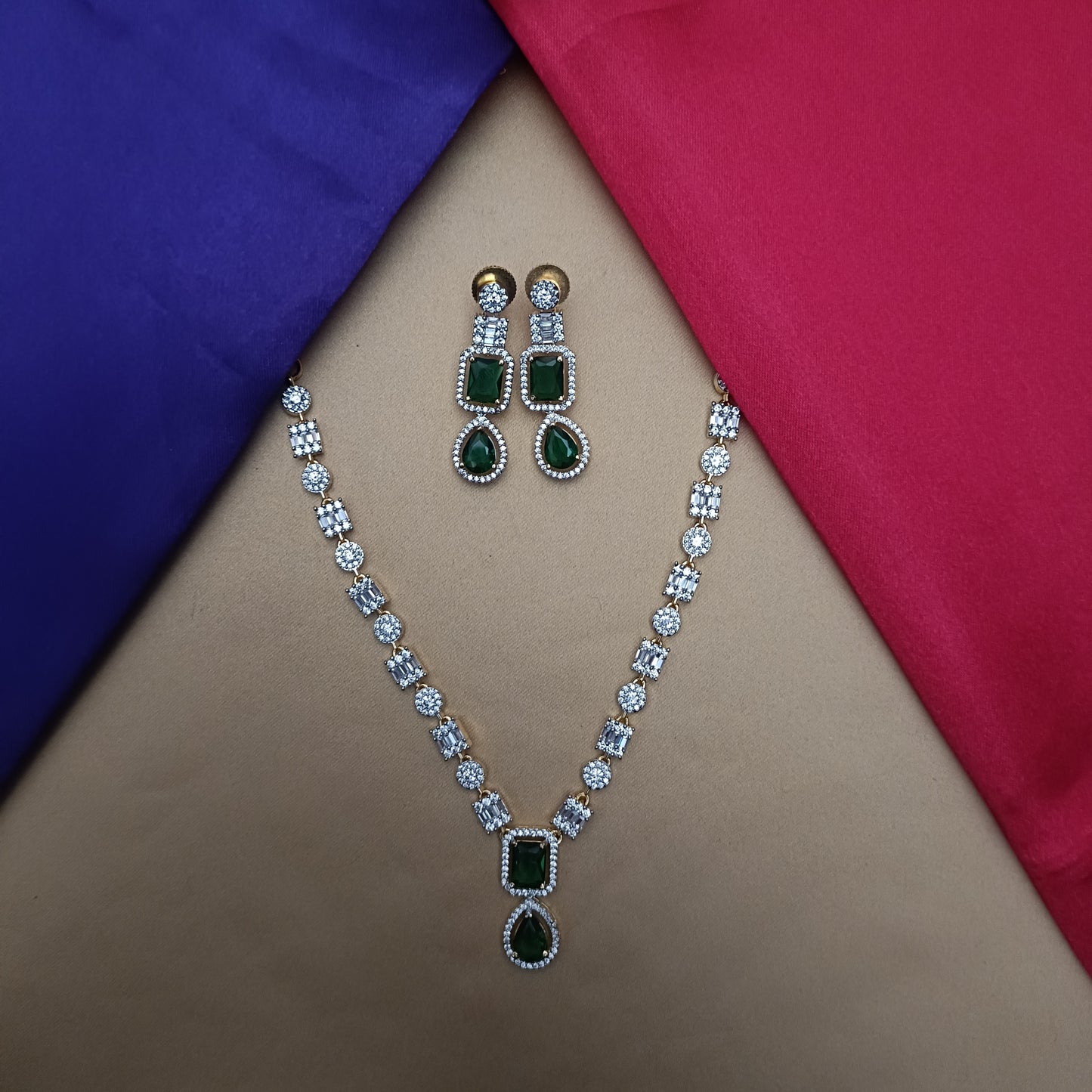 Elegant GJ Short Necklace
