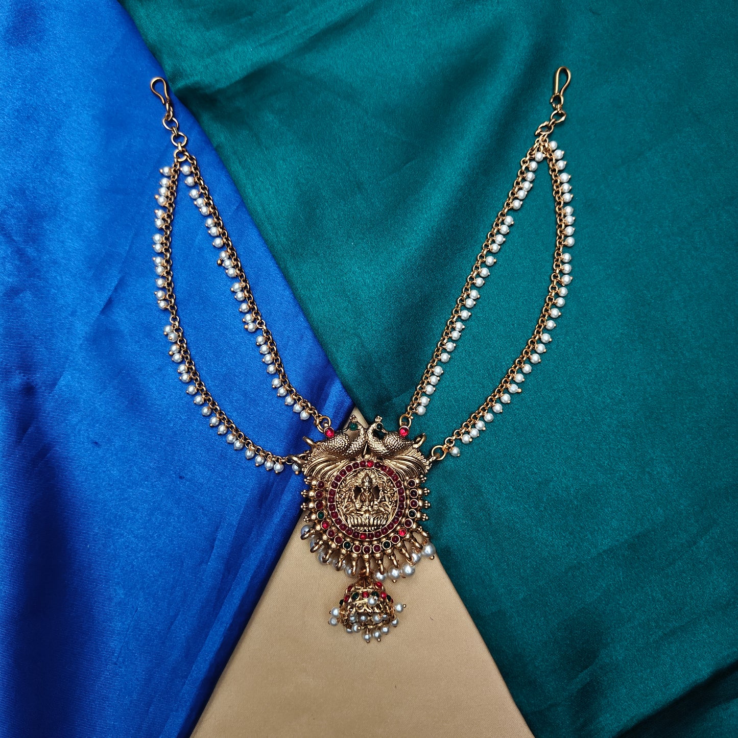 Beautiful Nakshi Short Jada With Side Matil