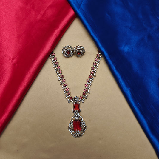 Beautiful Victorian Short Necklace In Red Stone
