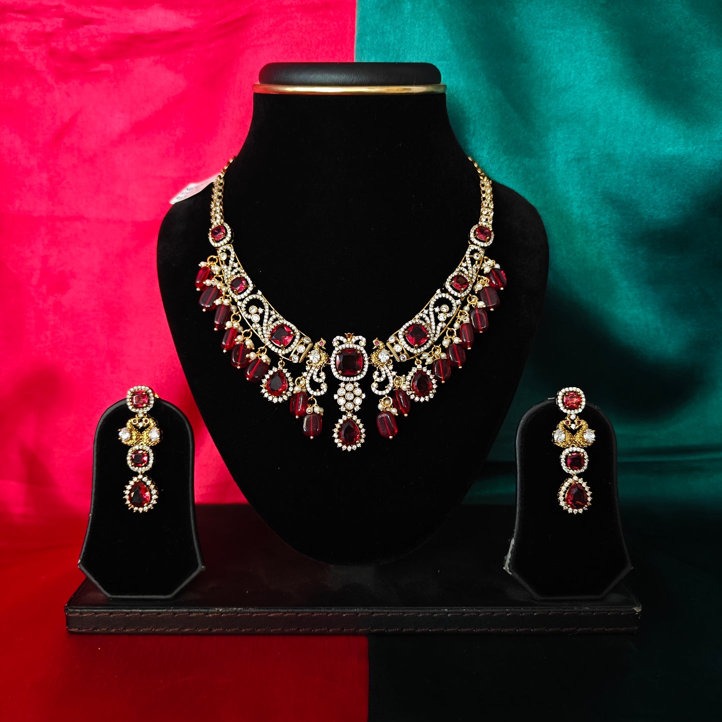 Elegant Victorian Kante Necklace In Maroon Stone