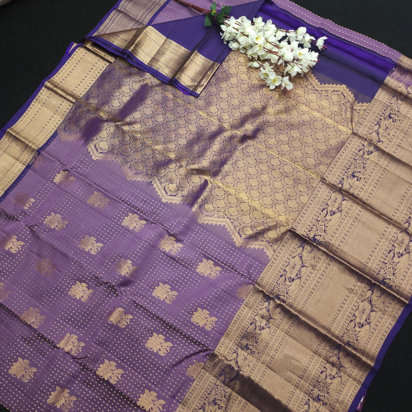 Kanchi Pattu Handloom Butta Light Weight Saree