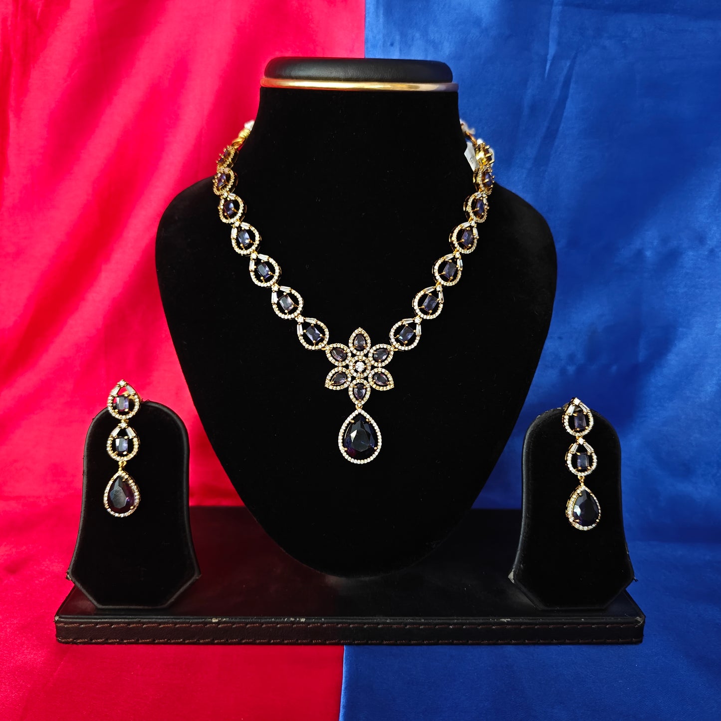 Elegant Victorian Short Necklace In Purple Stone