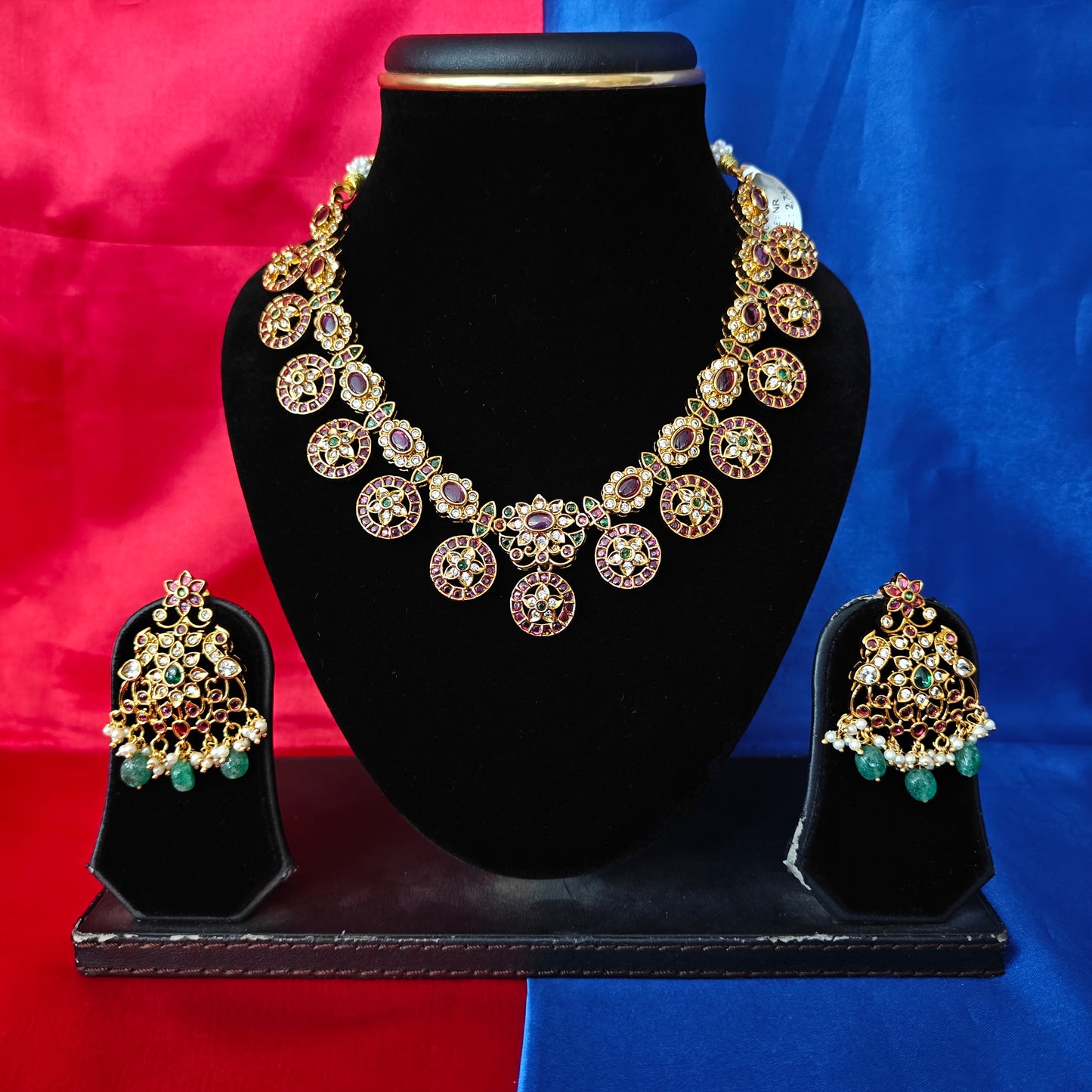 Beautiful Jadau Kundan Short Necklace With Changeable Pendent