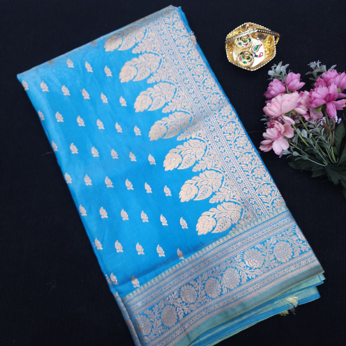 Trending Banaras Vintage saree