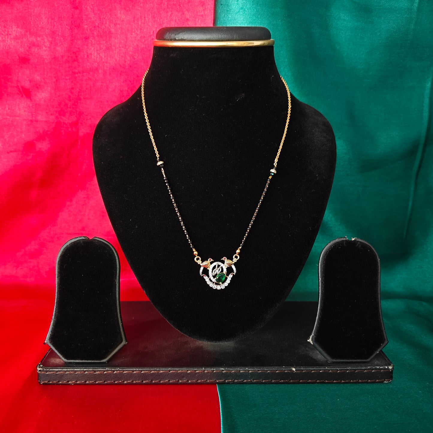 Beautiful Simple Black Beads Short In Green Stone