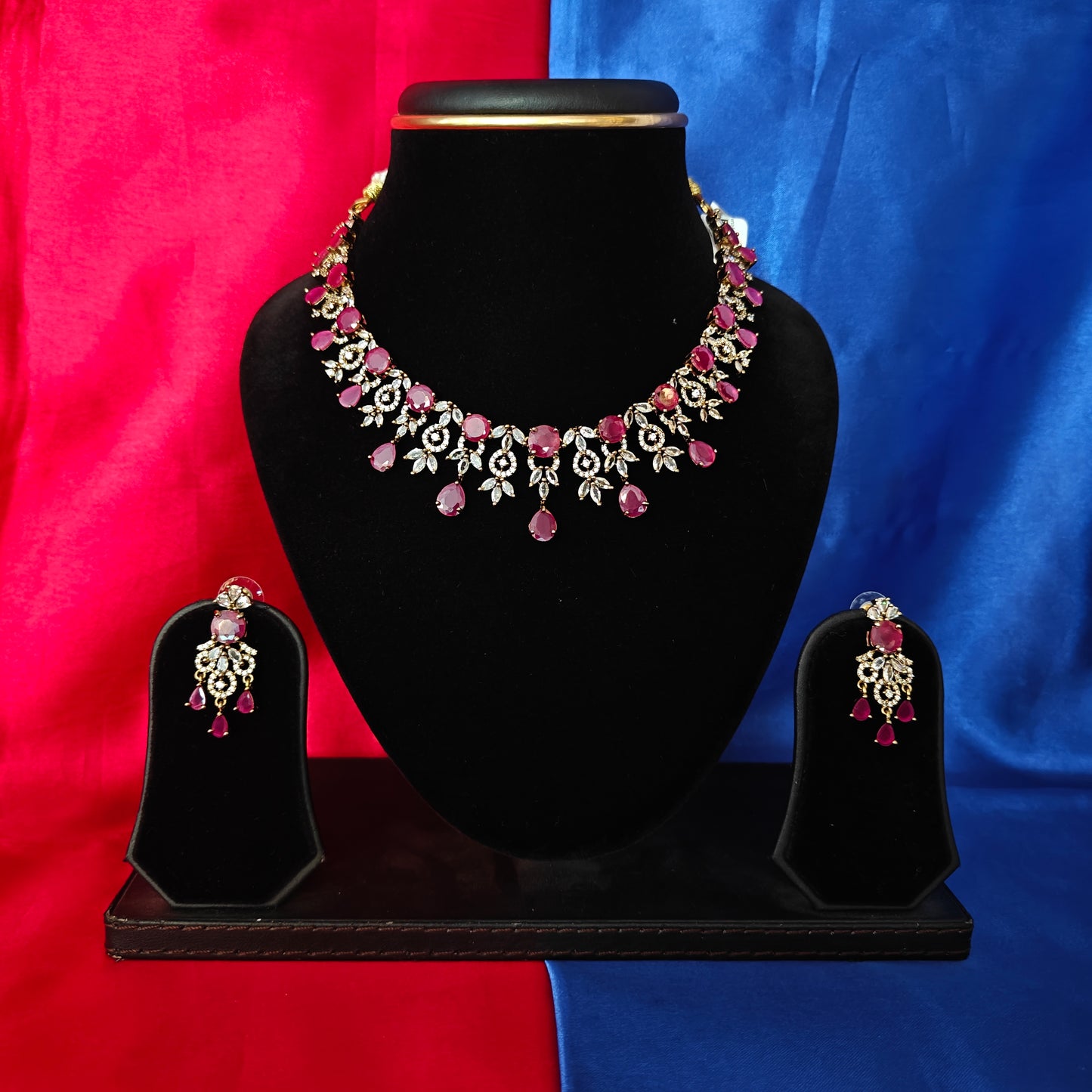 Elegant Victorian Short Necklace In Ruby Stone