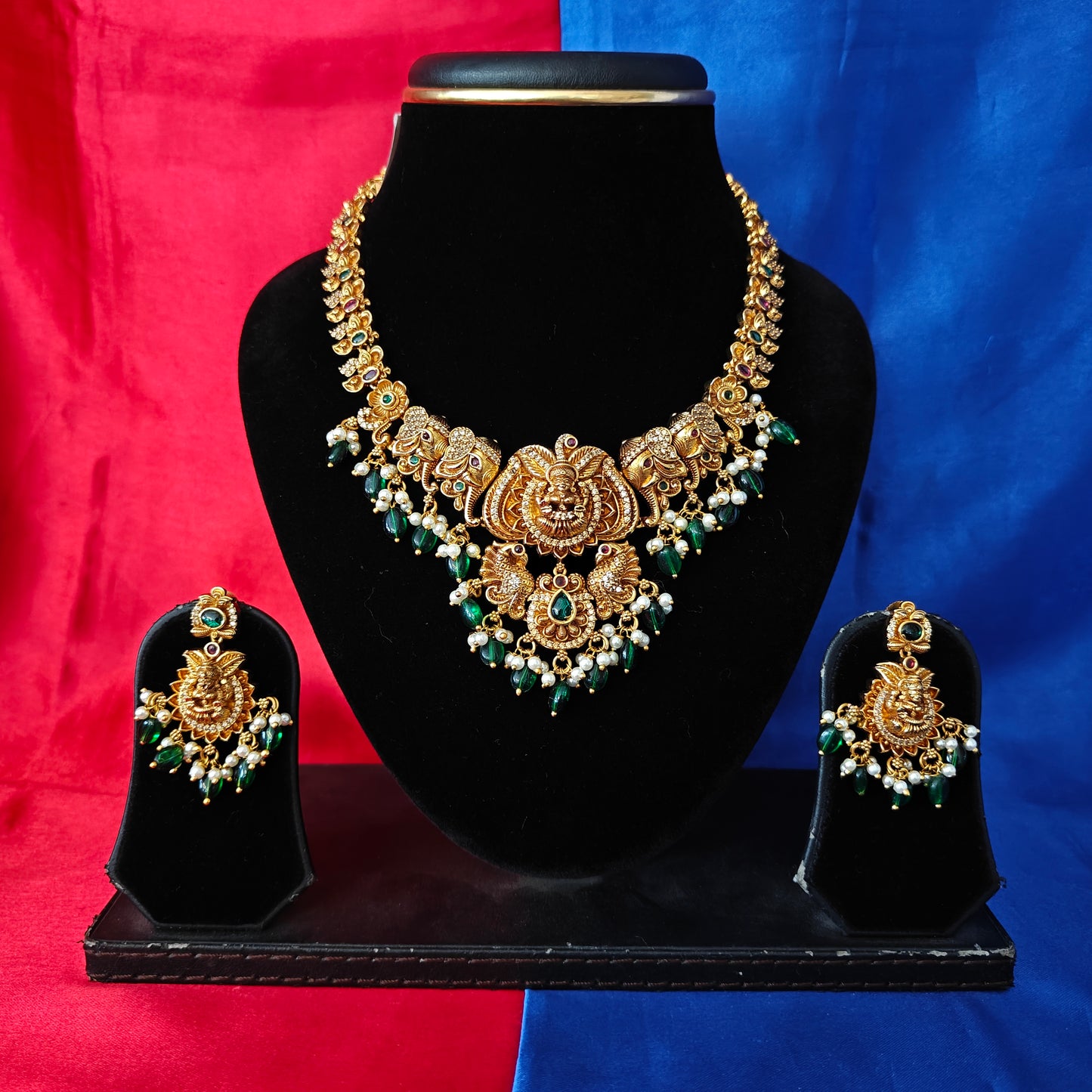 Beautiful Nakshi Short Necklace With Laxmi Idol