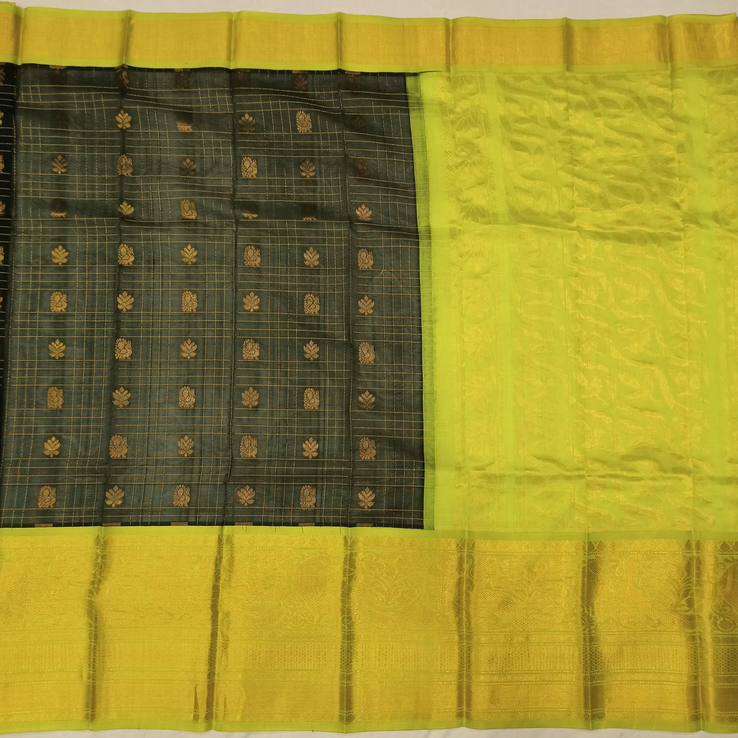 Pure Kuppadam Handloom kuttu kanchi big Border saree - Ambica Wedding Mall
