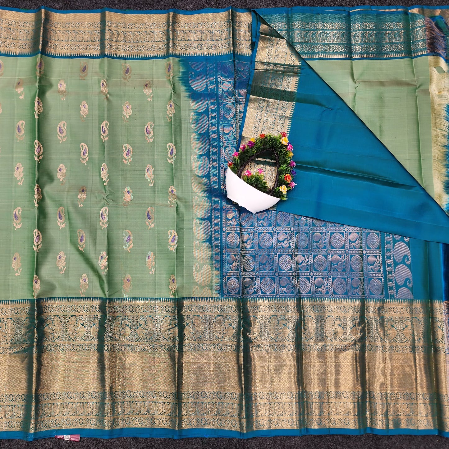 Kanchi Pattu Handloom Butta Saree