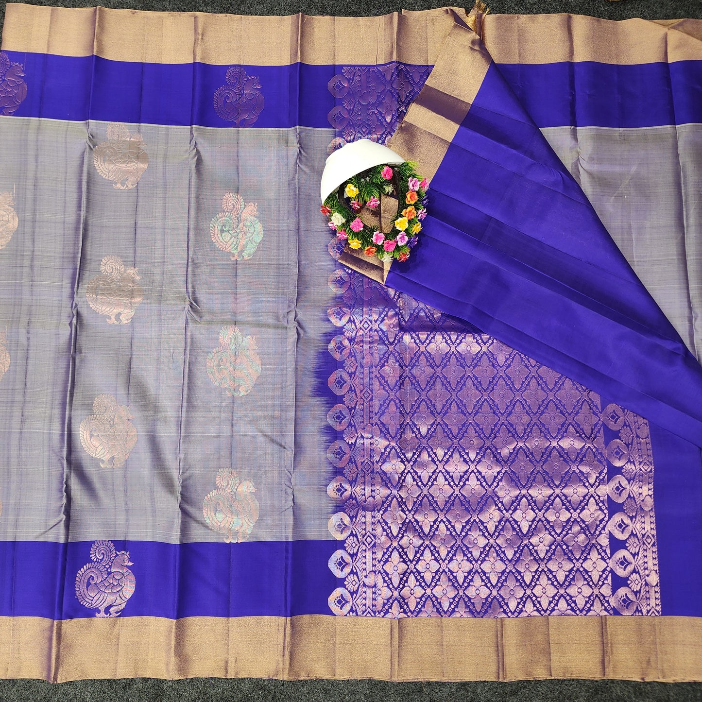 Kanchipattu lightweight Handloom Kadi Butta saree