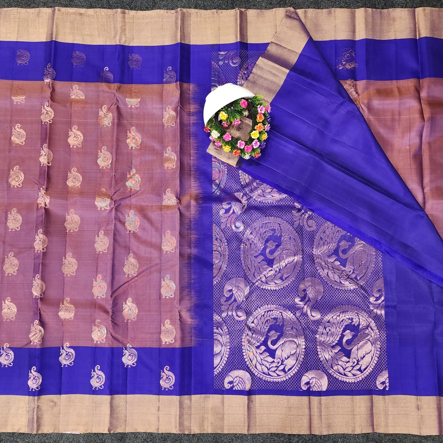 Kanchipattu lightweight Handloom Kadi Butta saree