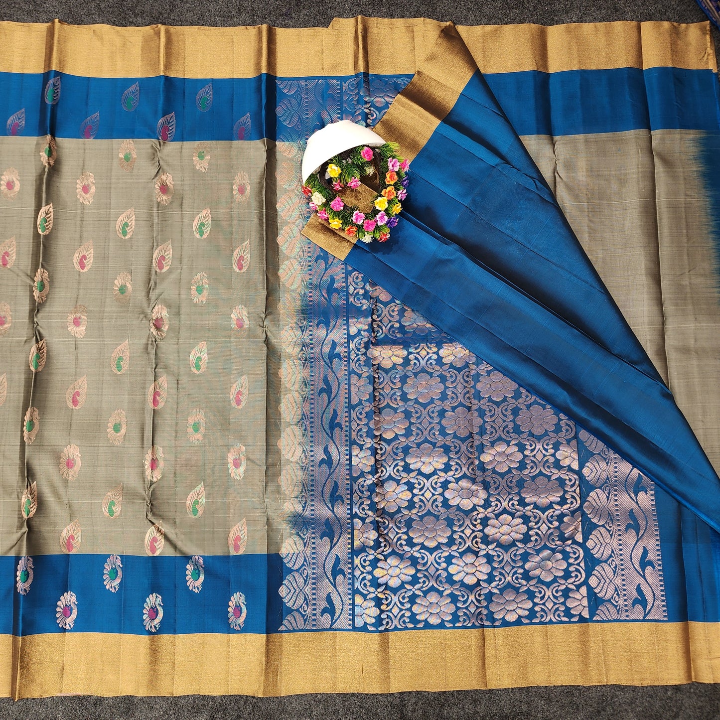 Kanchipattu lightweight Handloom Kadi Butta saree