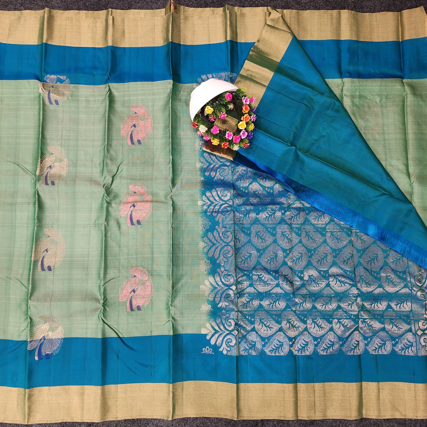 Kanchipattu lightweight Handloom Kadi Butta saree