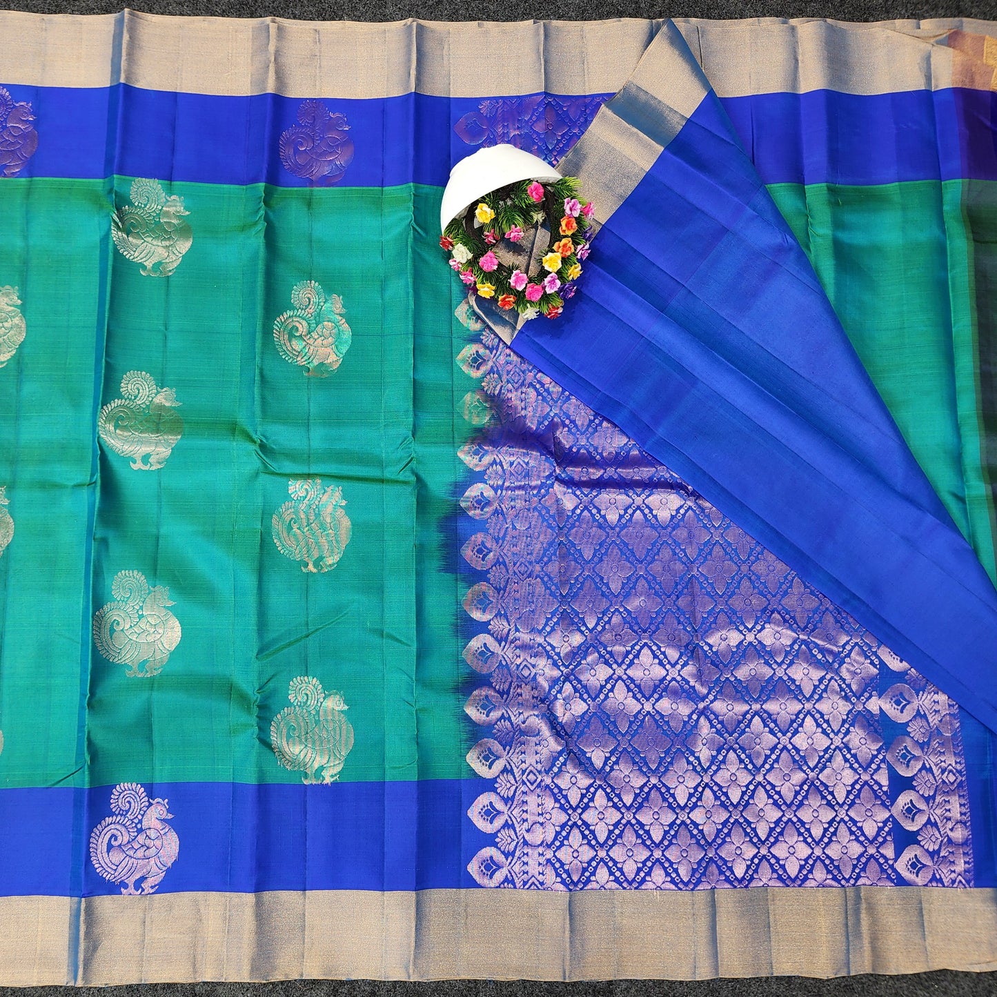 Kanchipattu lightweight Handloom Kadi Butta saree