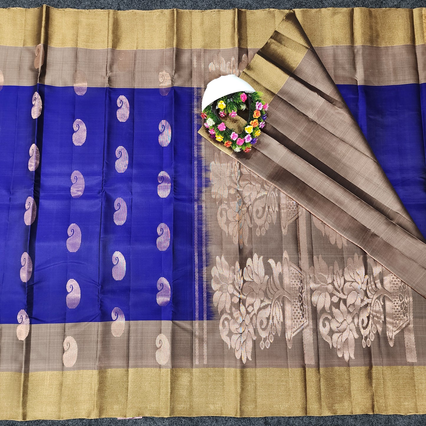 Kanchipattu lightweight Handloom Kadi Butta saree