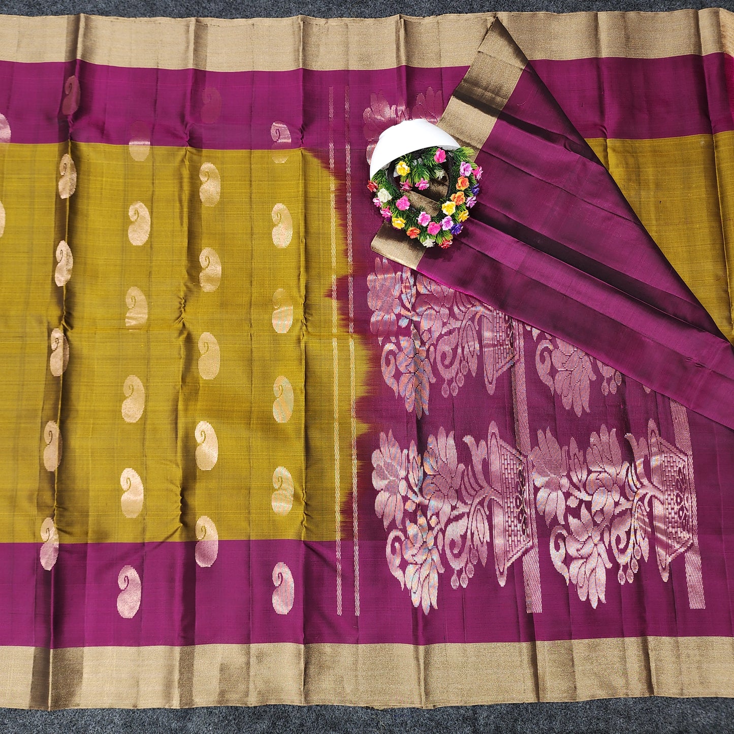 Kanchipattu lightweight Handloom Kadi Butta saree