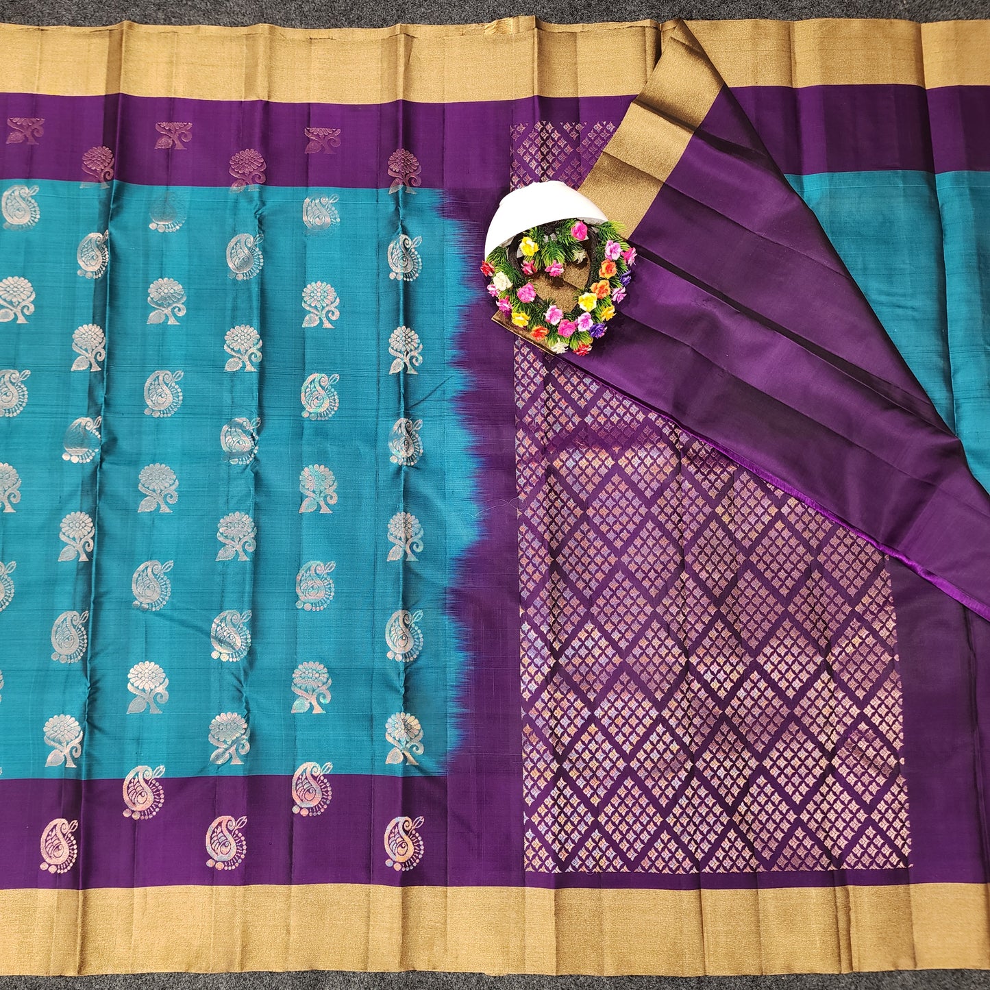 Kanchipattu lightweight Handloom Kadi Butta saree