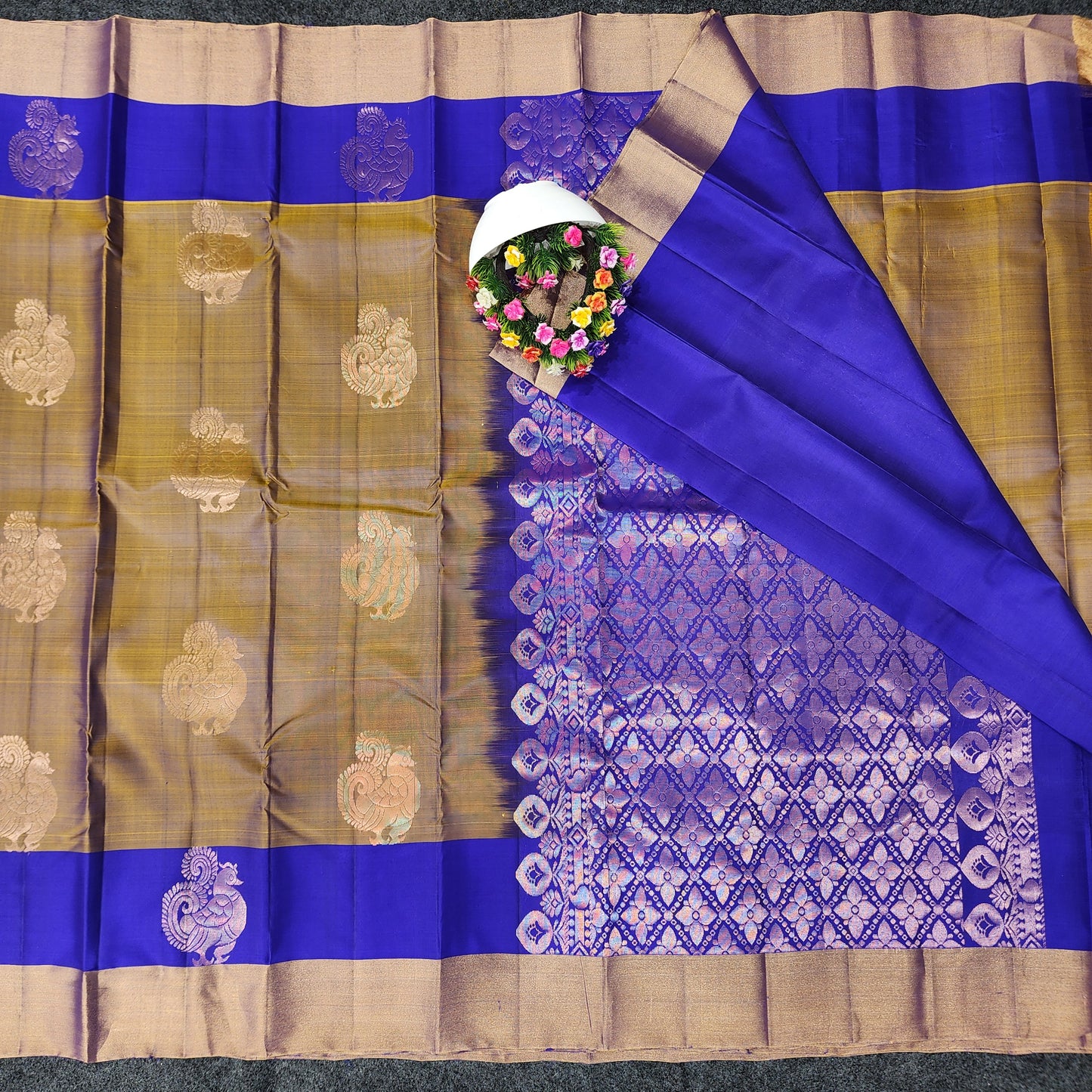 Kanchipattu lightweight Handloom Kadi Butta saree