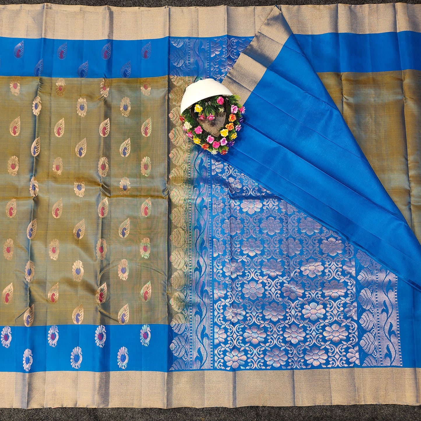 Kanchipattu lightweight Handloom Kadi Butta saree