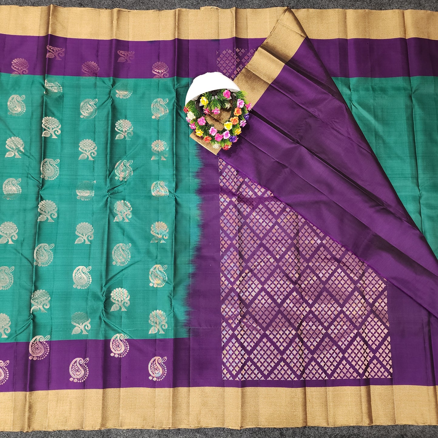 Kanchipattu lightweight Handloom Kadi Butta saree